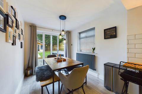 6 Chiltern Road, Sandhurst, GU47 8NB