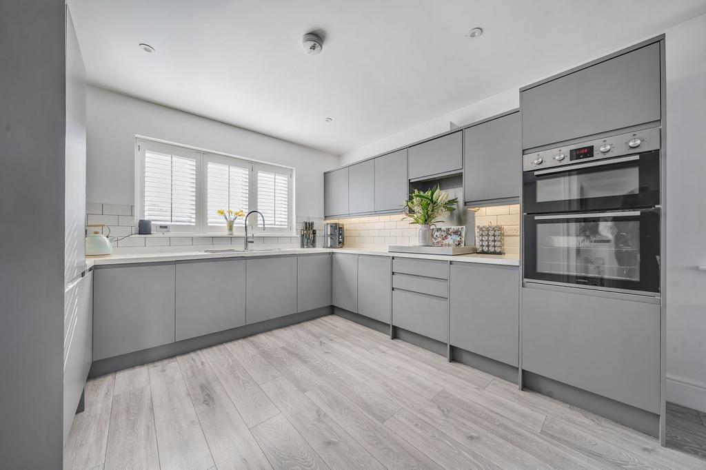 Kitchen Area (1)