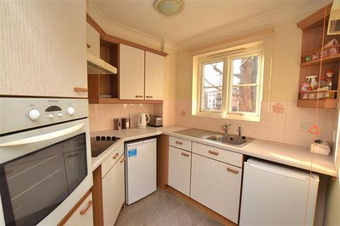 1 bedroom retirement property for sale, Spalding Court, Cedar Avenue, Chelmsford