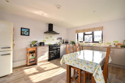 4 bedroom detached bungalow for sale, Butchers Lane, Three Oaks, Hastings