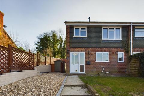 3 bedroom end of terrace house to rent, Anchor Road, Kingsclere, RG20