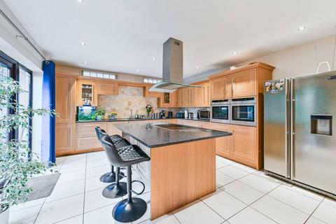 4 bedroom detached house for sale, Hayes Lane, Bromley, BR2