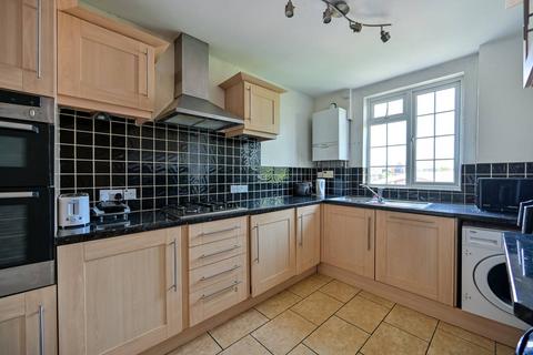 2 bedroom flat to rent, Birkenhead Avenue, Kingston, Kingston upon Thames, KT2