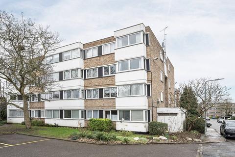 2 bedroom maisonette for sale, Queenswood Gardens, Wanstead, London, E11