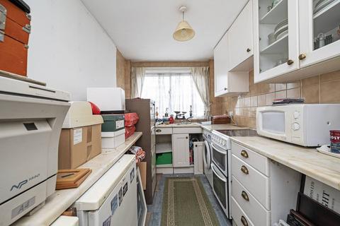 2 bedroom maisonette for sale, Queenswood Gardens, Wanstead, London, E11