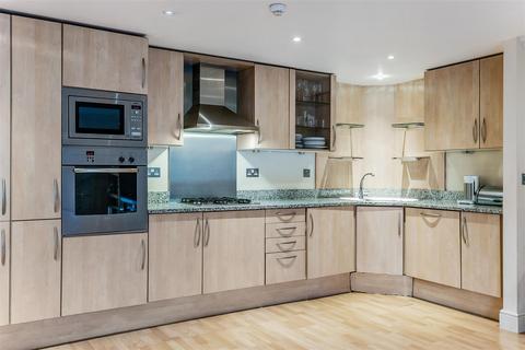 3 bedroom flat for sale, Kidderpore Avenue, Hampstead, London