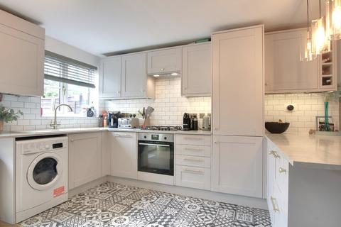 11 Barker Mill Close, Rownhams, Southampton, SO16 8LJ