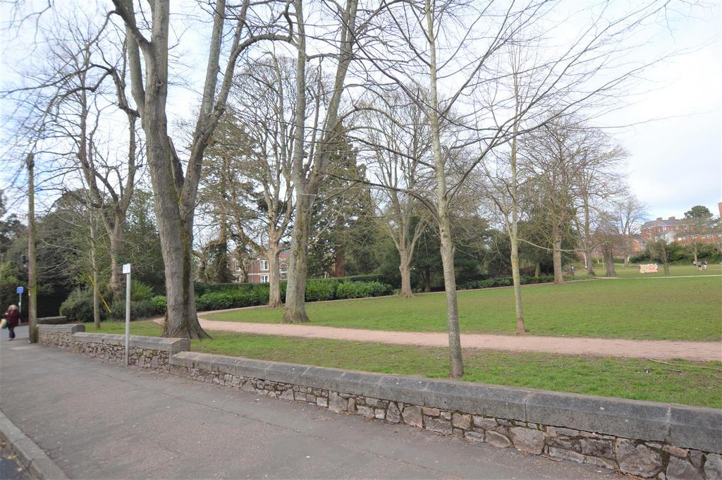 Cleveland Court Grounds