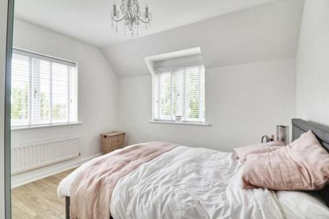 2 bedroom flat for sale, Belfield Gardens, Harlow CM17