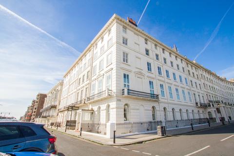 1 bedroom apartment to rent, Adelaide Crescent, Hove BN3