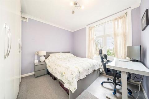 2 bedroom flat to rent, Burnt Ash Hill, London SE12