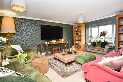 5 bedroom detached house for sale, Cautley Drive, Killinghall, Harrogate