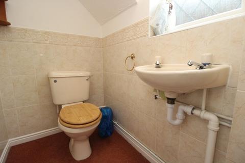 3 bedroom semi-detached house to rent, Windmill View, Biggleswade, SG18