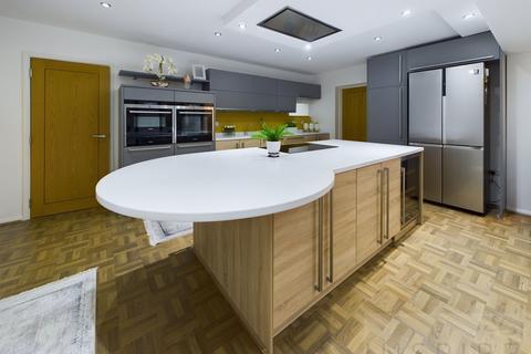 122 Three Bridges Road, Crawley, RH10 1JP