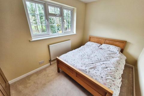 80 Ellington Drive, Basingstoke, RG22 4EZ