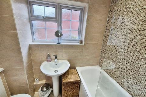 80 Ellington Drive, Basingstoke, RG22 4EZ