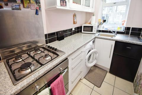 1 bedroom cottage for sale, Knoll View, Bradford BD17