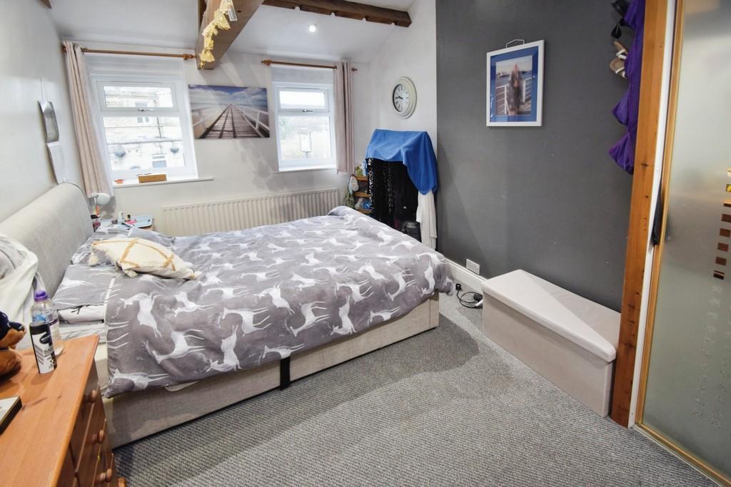 6c83b76d-Bedroom 201