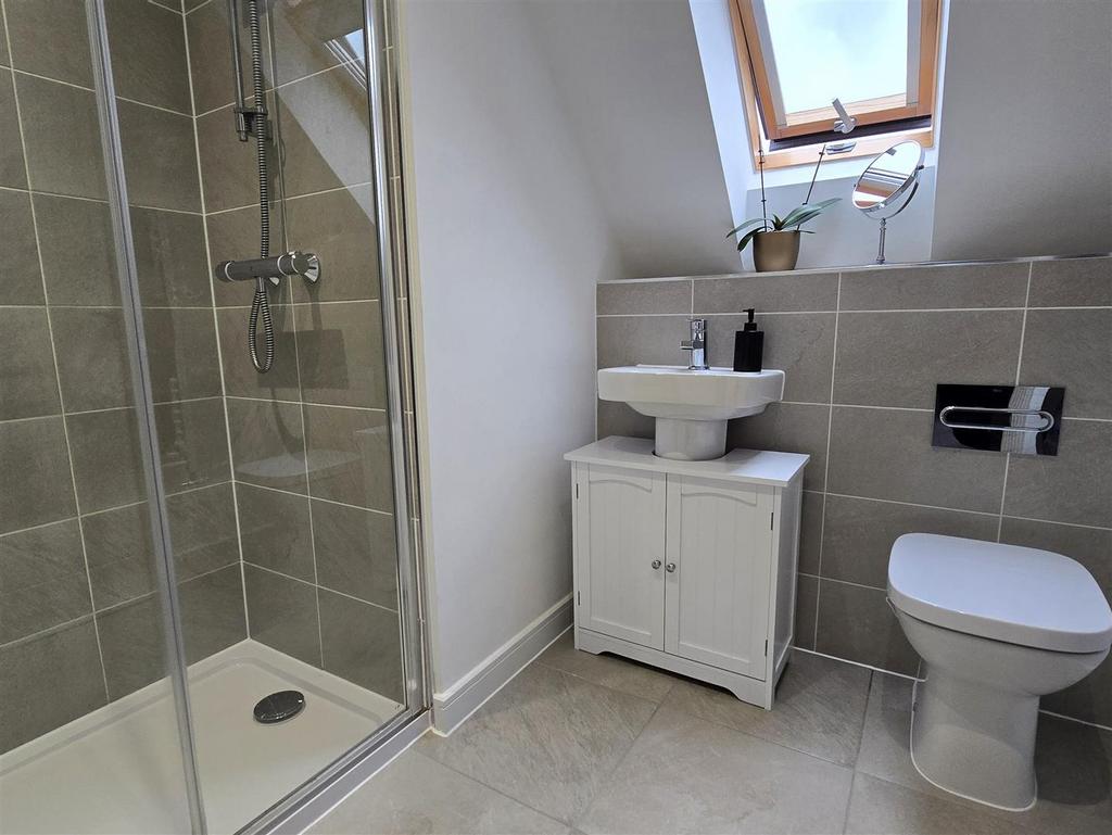 En Suite Shower Room