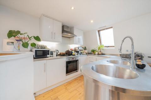 2 bedroom flat for sale, Lillie Road, London SW6