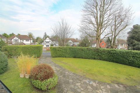 23 West Way, Carshalton, SM5 4EN