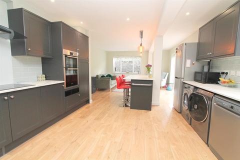 23 West Way, Carshalton, SM5 4EN