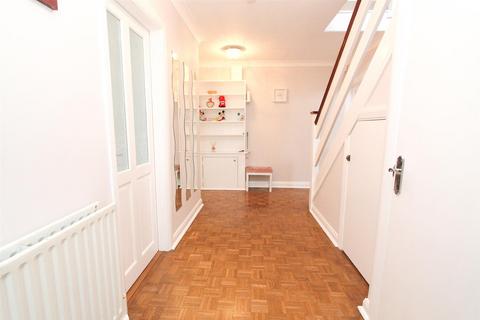23 West Way, Carshalton, SM5 4EN