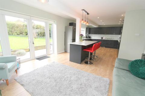 23 West Way, Carshalton, SM5 4EN