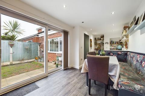 35 Shipton Drive, Uttoxeter, ST14 7NJ