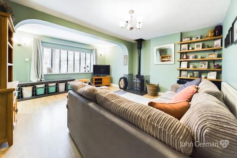 35 Shipton Drive, Uttoxeter, ST14 7NJ