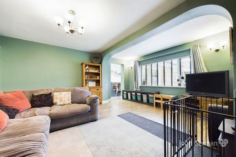 35 Shipton Drive, Uttoxeter, ST14 7NJ