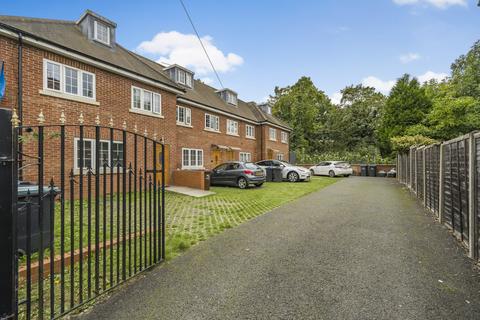 2 Risley Close, Morden, SM4 5DS