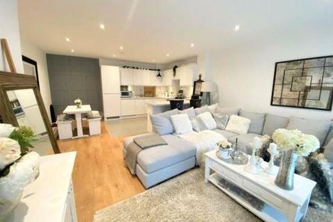 2 bedroom flat for sale, Market Street, Addlestone KT15