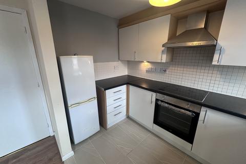 2 bedroom apartment to rent, Blueberry Avenue, Manchester M40