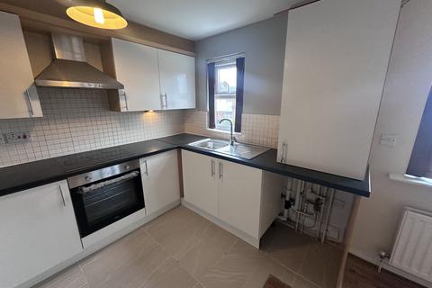 2 bedroom apartment to rent, Blueberry Avenue, Manchester M40