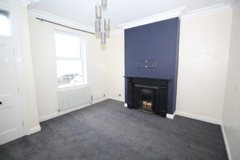 2 bedroom terraced house to rent, Lower Station Road, Normanton