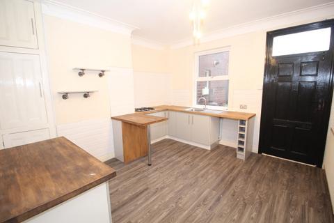 2 bedroom terraced house to rent, Lower Station Road, Normanton