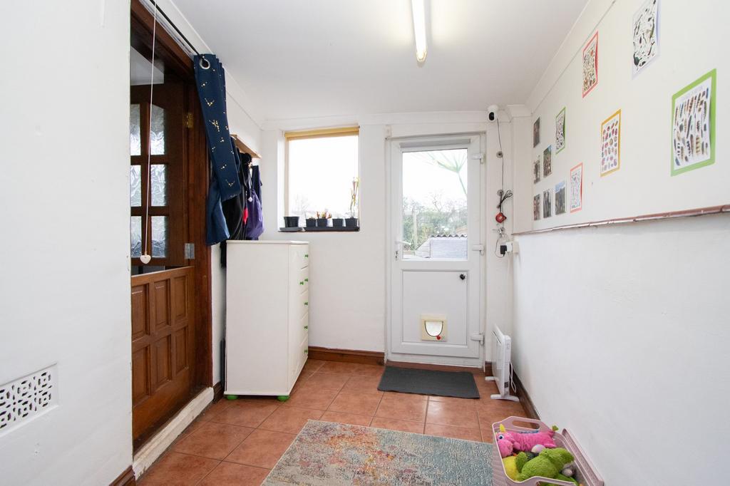 Breakfast room/utility