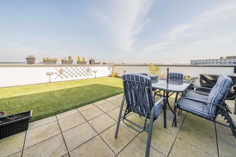 3 bedroom flat for sale, Purbeck Gardens, London SE26