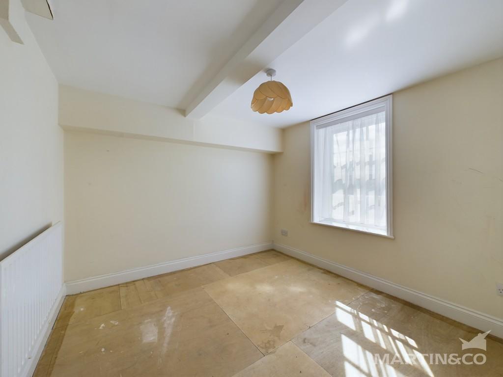 Flat 2 Bedroom