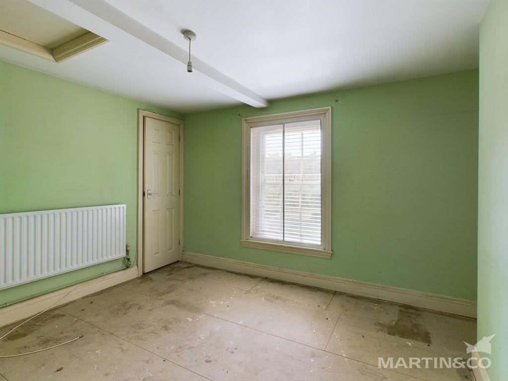 Flat 5 Bedroom