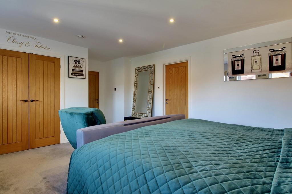 Principal Bedroom - reverse view