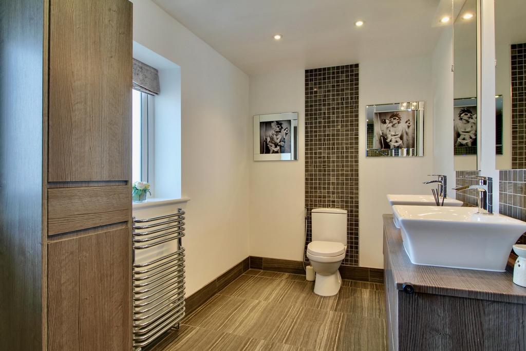 Ensuite - reverse view