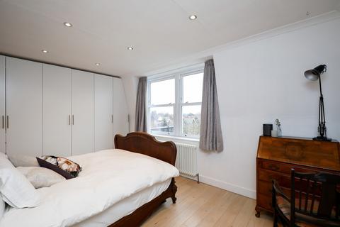 54i Hampton Road, Teddington, TW11 0JX