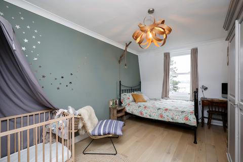 54i Hampton Road, Teddington, TW11 0JX