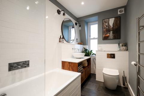 54i Hampton Road, Teddington, TW11 0JX