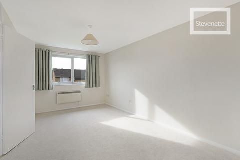 1 bedroom apartment for sale, Droveway, Loughton