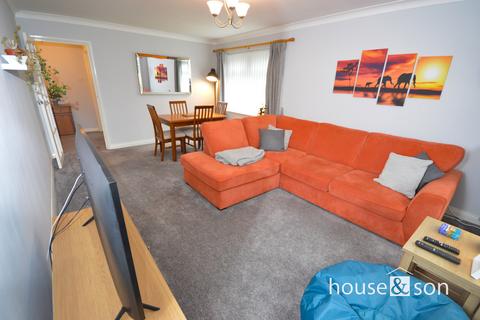 2 bedroom apartment to rent, Glenferness Avenue, Talbot Woods