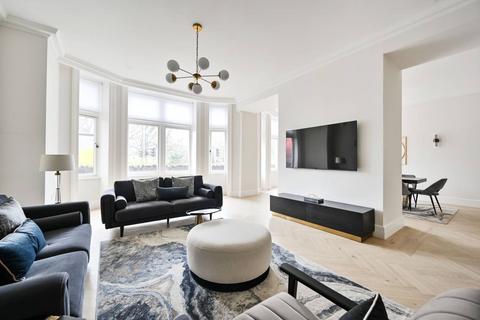 5 bedroom flat to rent, Kensington Road, Kensington, London, W8