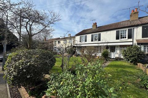 2 bedroom terraced house to rent, Thompsons Cottages, Harwood Hall Lane, Upminster